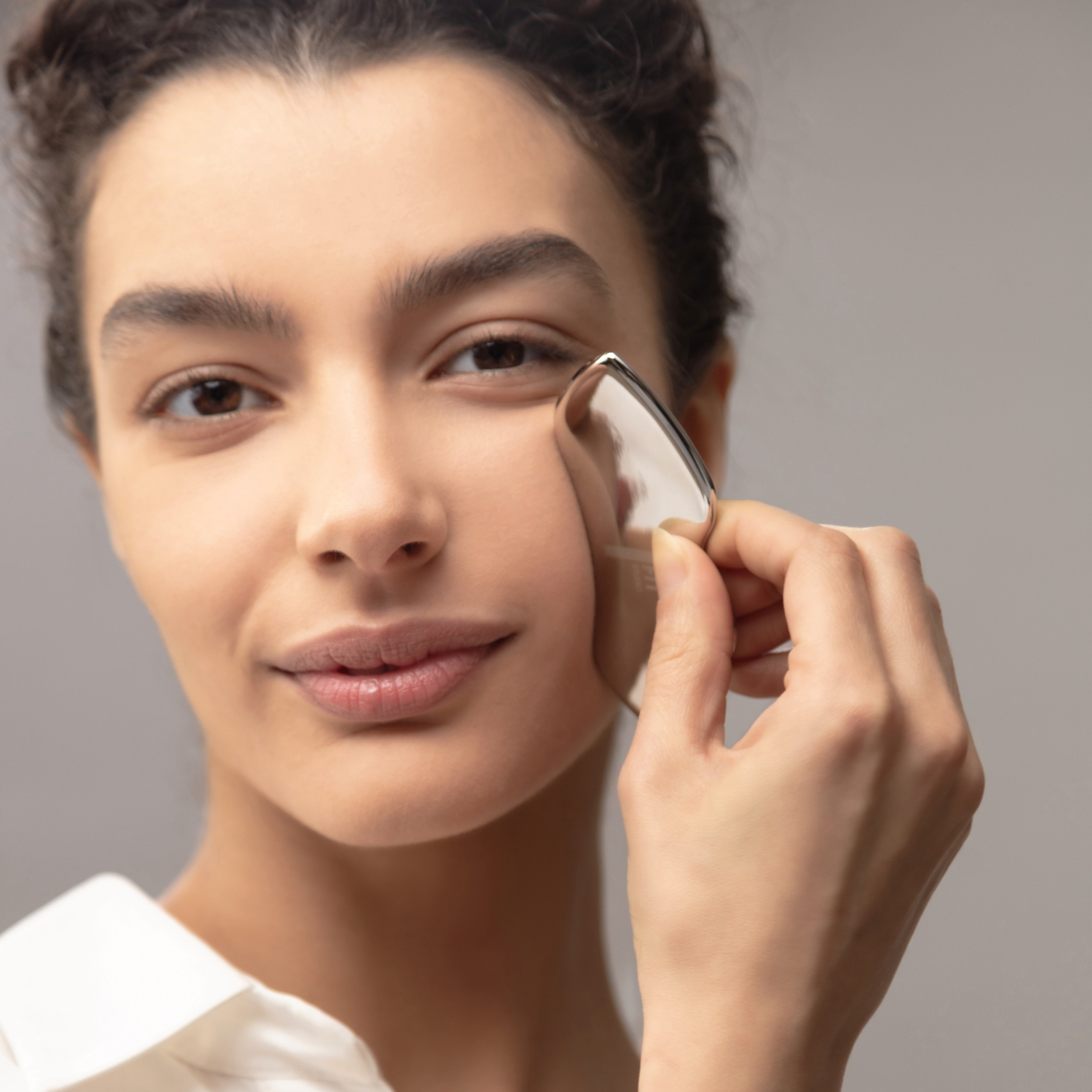 Your Guide to Lymphatic Drainage for a Sculpted Face