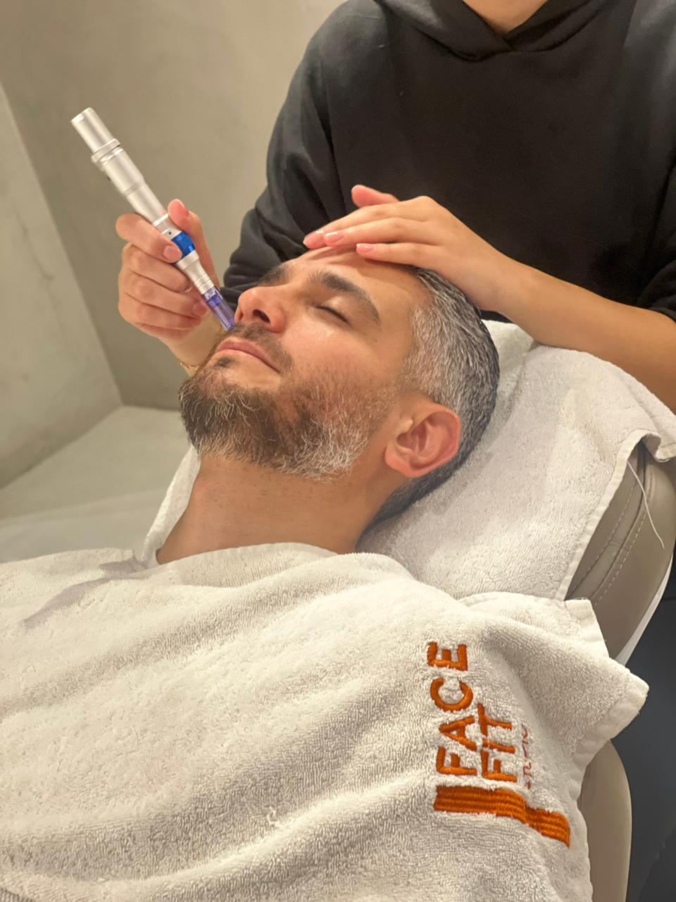 FaceFit for Men – Why Your Face Needs a Workout Too!